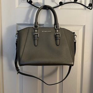 Closet clean out! Never used Michael Kors tote/large purse
